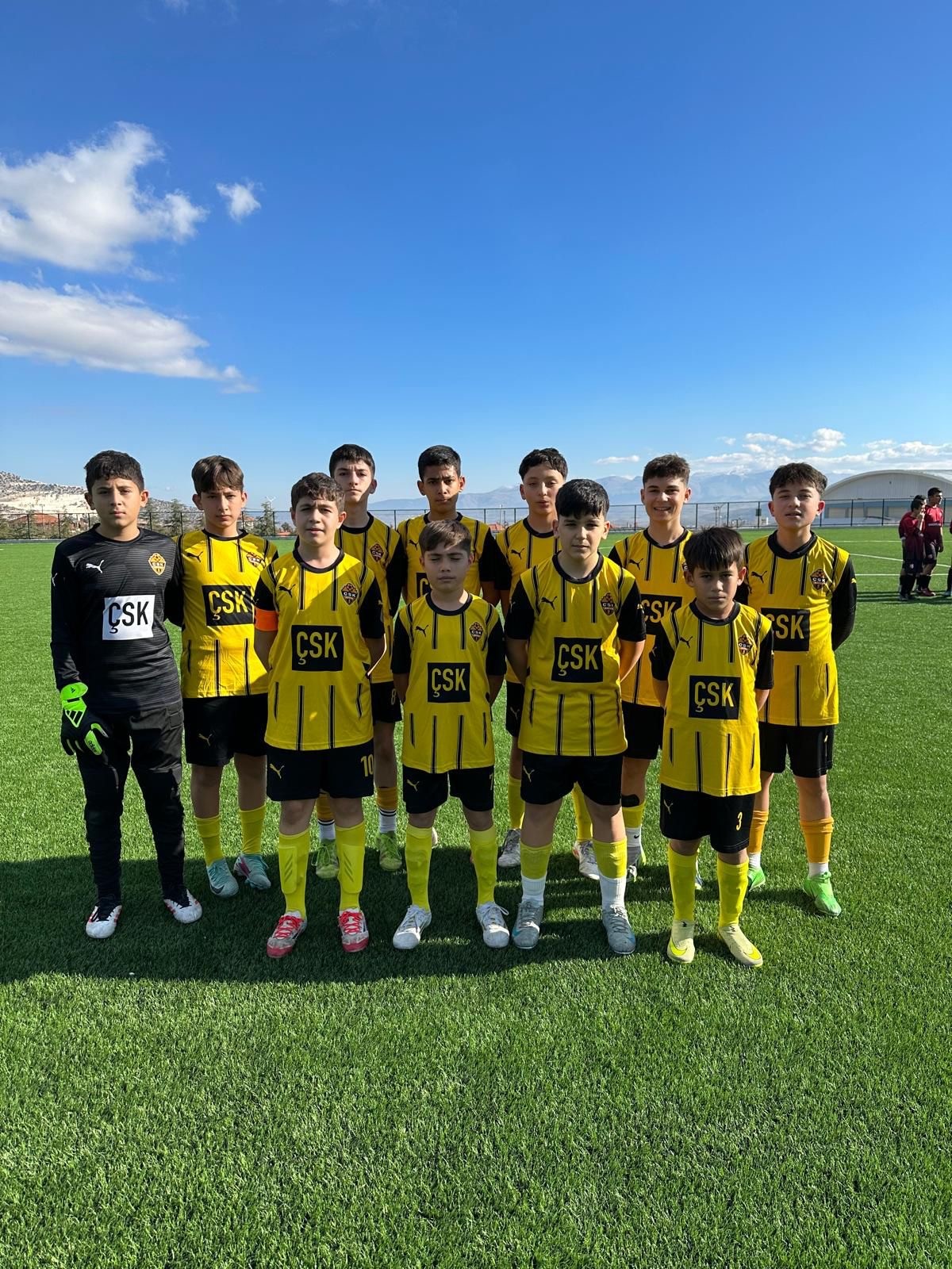 Bucak Çalışkanlar Spor Kulübü takım fotoğrafı